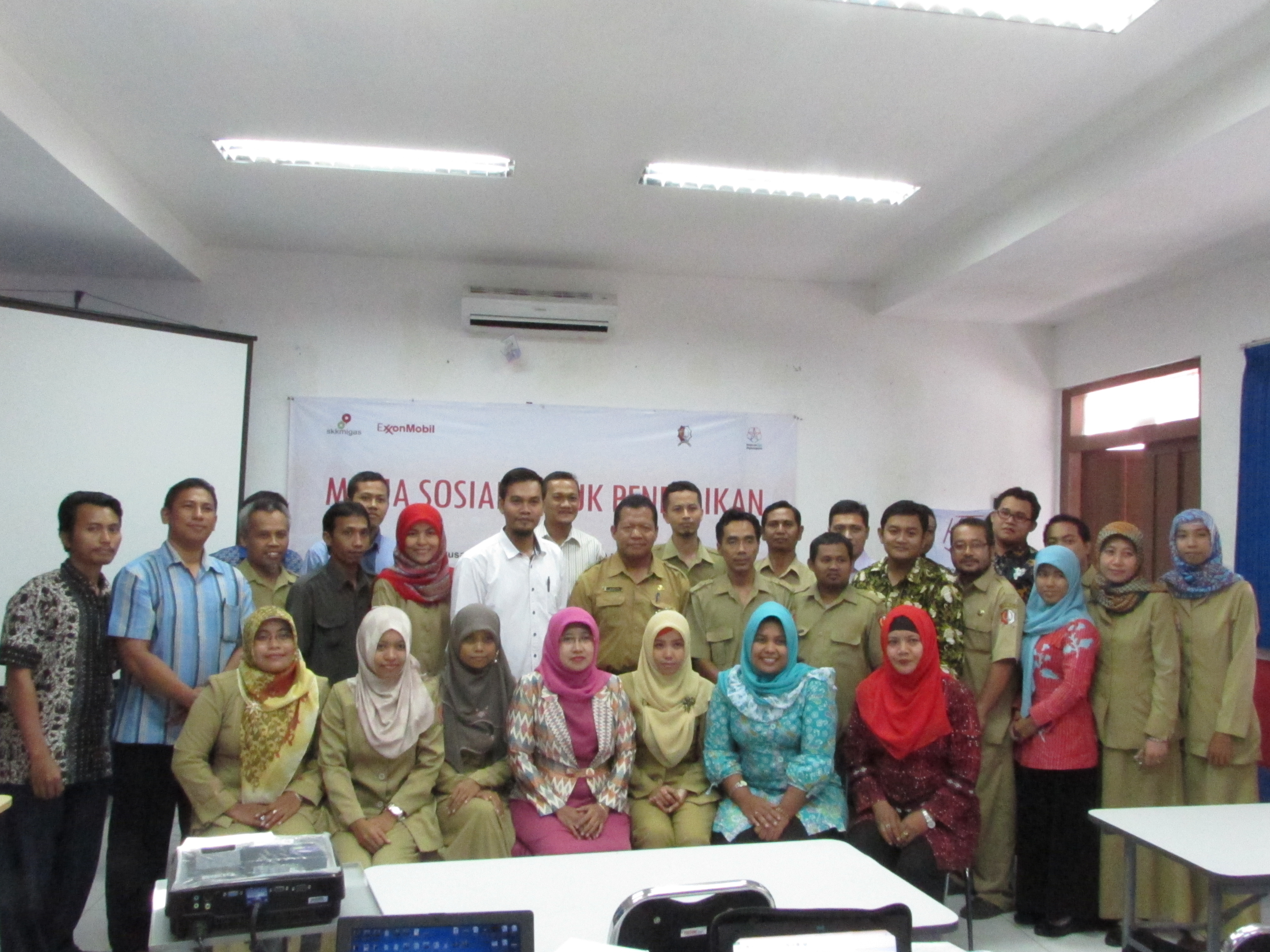 Manfaat jejaring sosial pendidikan bagi siswa Archives 