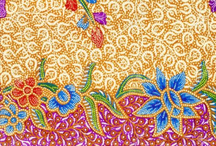 Selain untuk dipakai, batik juga cocok untuk oleh-oleh khas Indonesia