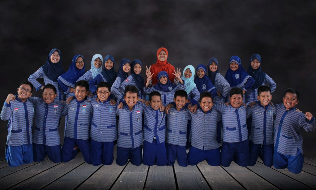 foto bersama siswa wali kelas