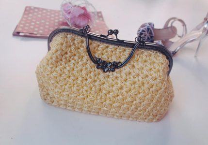 Kiat Tepat Rawat Clutch Bag Rajut